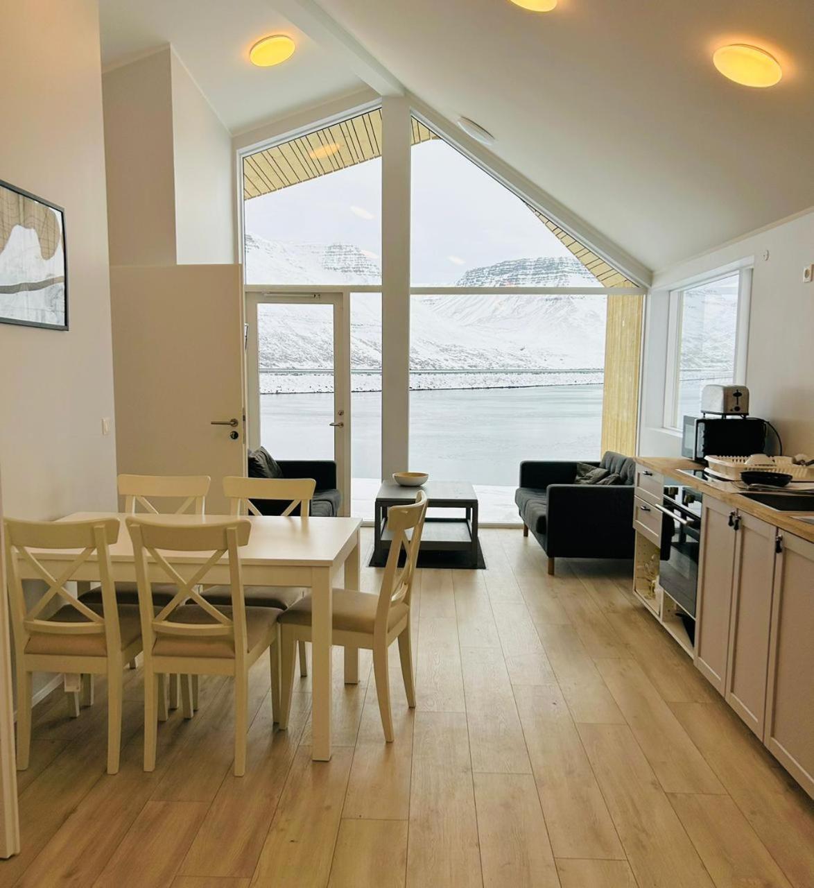 Fisk Club Cottages - Captain'S House Sudureyri Екстер'єр фото